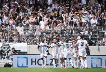 Jugadores del Elversberg celebrando uno de sus goles ante el Paderborn