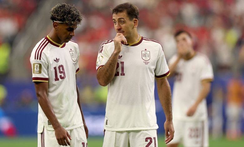 Lamine Yamal #19 of Spain speaks with Mikel Oyarzabal #21 of Spain during the FIFA World Cup 2026 Round Of 16 match between Portugal and Spain at Dallas Stadium on July 06, 2026 in Arlington, Texas. (Photo by Lars Baron/Getty Images)