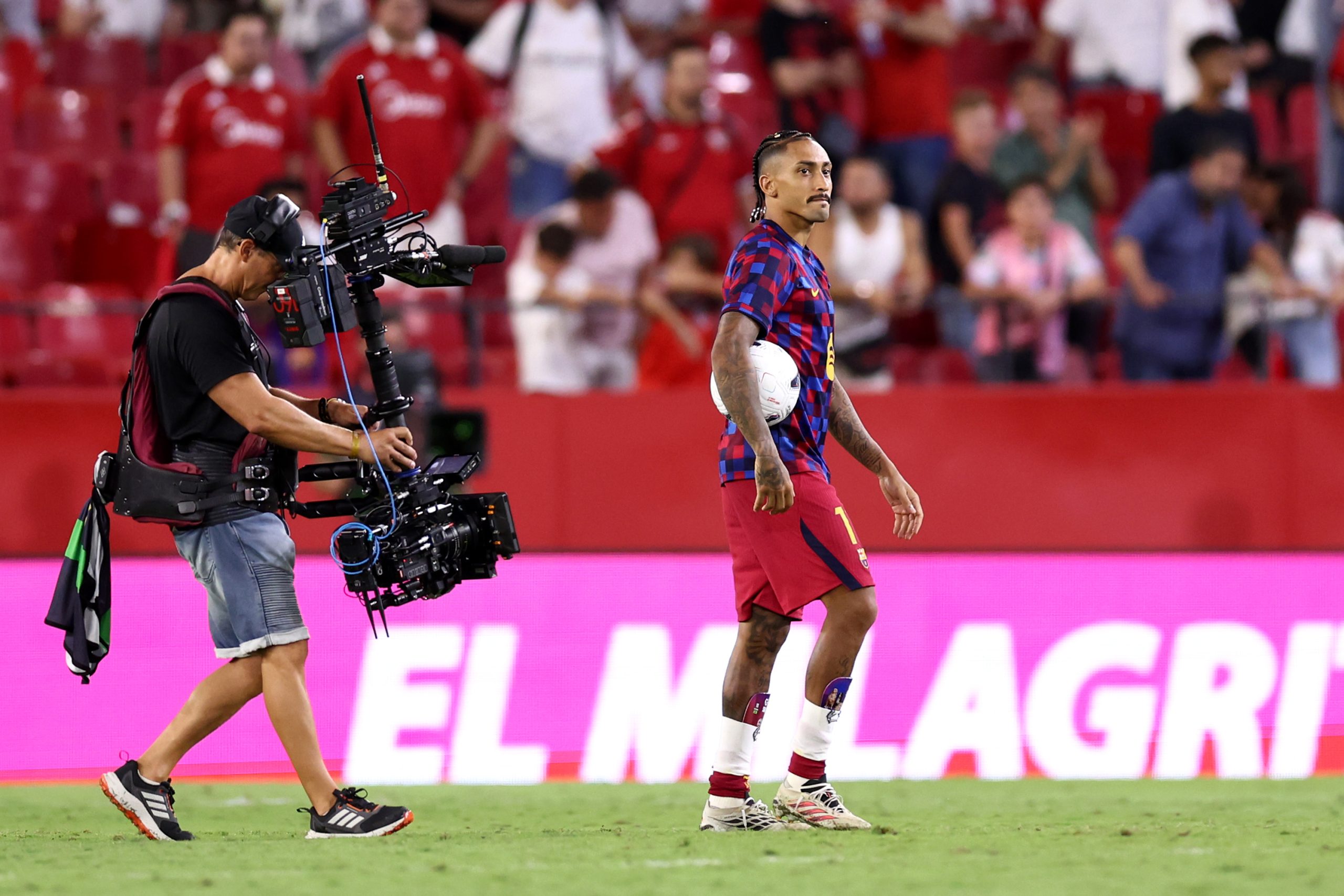 Raphinha firma una remontada con Hat-trick en el Pizjuán