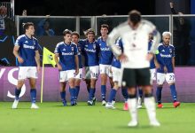 El Como se exhibe contra el United