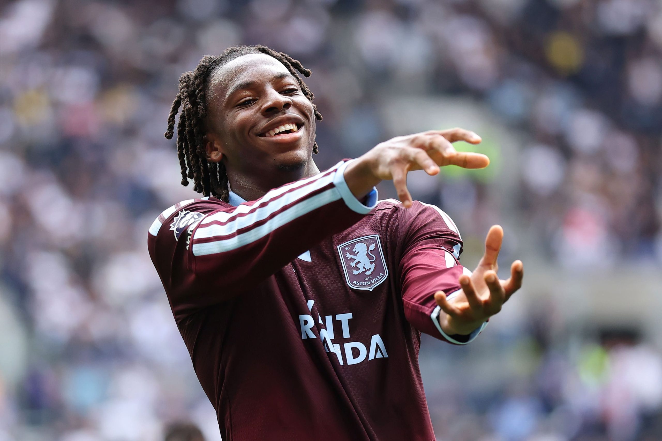 Manzambi celebra su gol frente al Tottenham